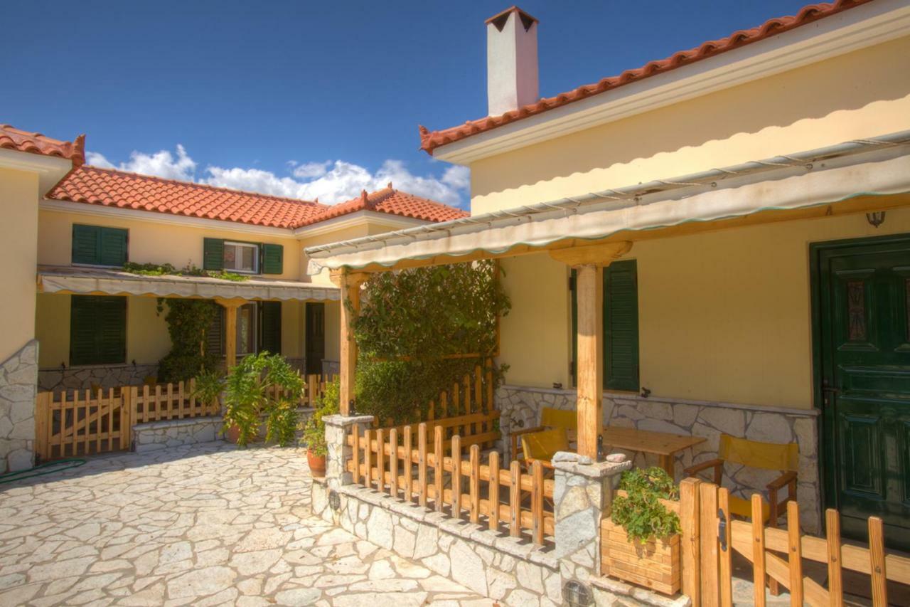 Foufas Houses Parálion Ástros Exterior foto